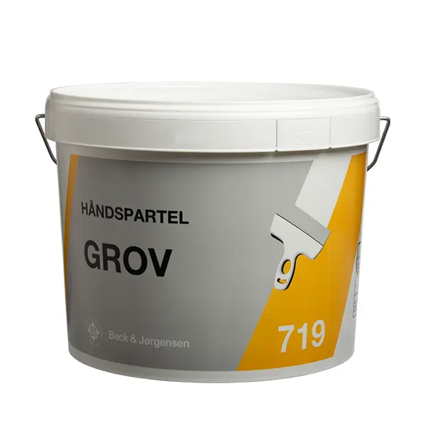B&J 719 Let Grov Håndspartel 10 L 1 En plastspand indeholder groft håndspartel fra Beck & Jørgensen. Et billede af en spartel er trykt på etiketten sammen med teksten "HÅNDSPARTEL GROV 719".